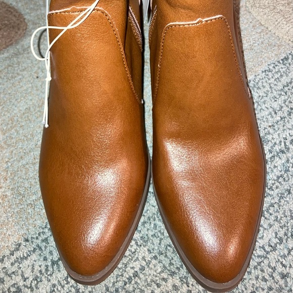 Women’s Cleo Heeled Ankle Booties—last pair! - Picture 3 of 9